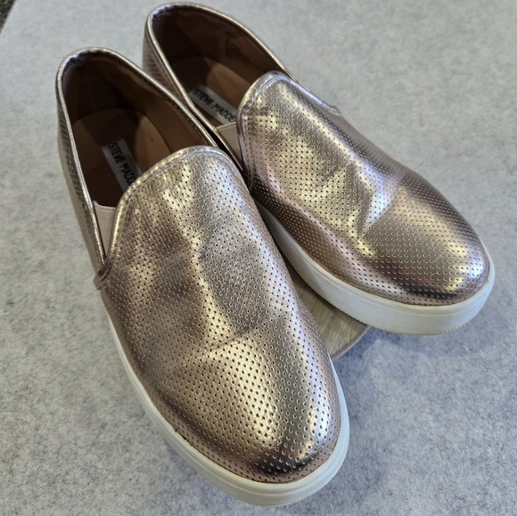 🐢 Steve Madden Gracy- Rose Gold and White Loafers. Size 10 - Picture 3 of 12